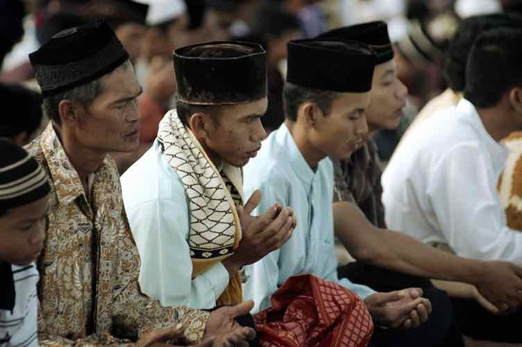 The Position of Islamic  Law in Indonesia  Islami dot co